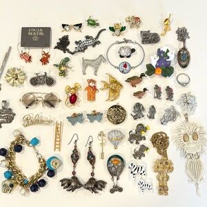 Vintage Jewlery Lot Animals Figural Enamel Brooches Cat Mouse Birds Lion Dog